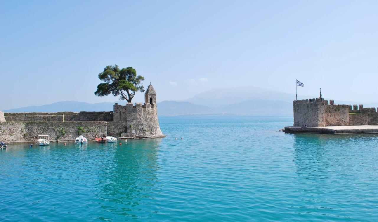 Villa "Pietra E Mare" Nafpaktos Bagian luar foto